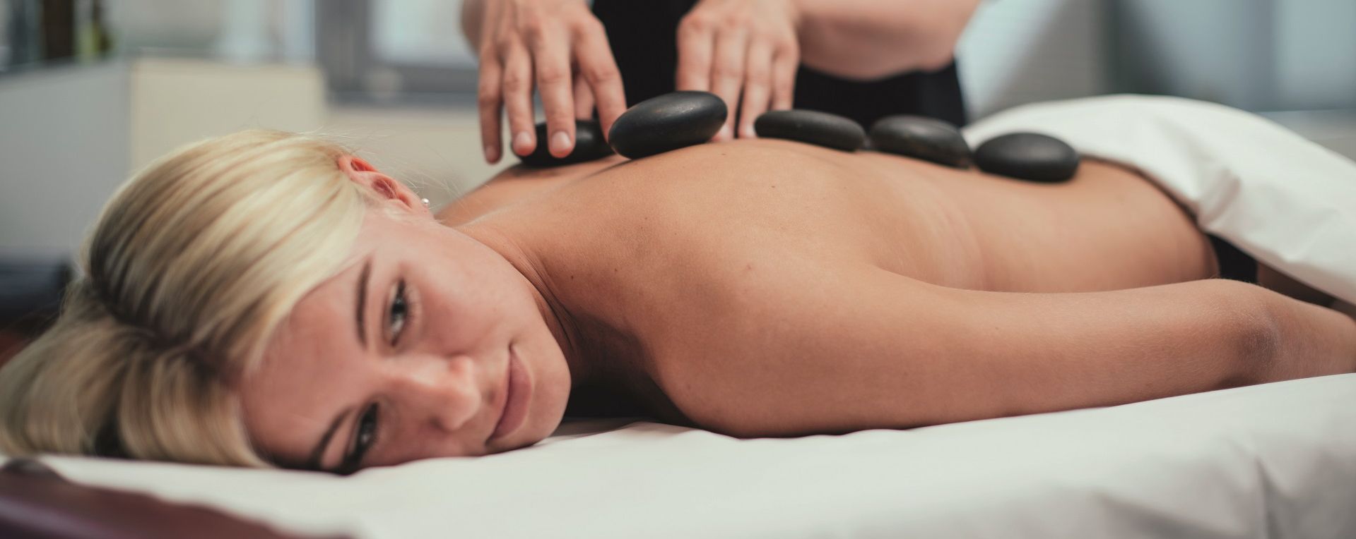 Hot Stones Massage im Syltness Center